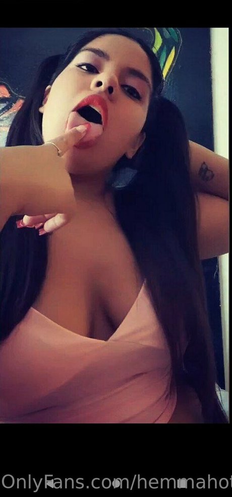 Foto di nudo di fuga di OnlyFans di Hemmahot