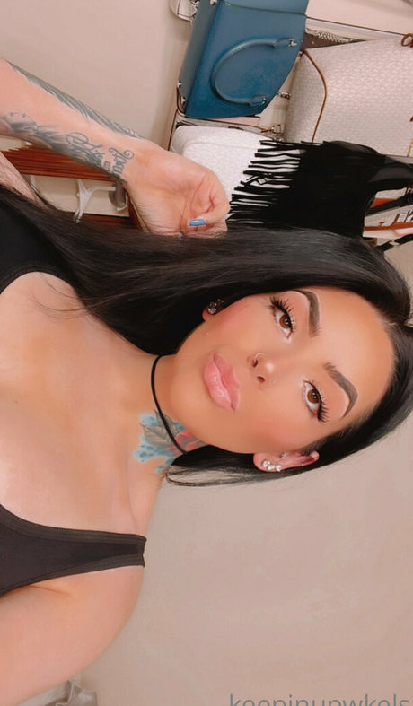 Foto di nudo di fuga di OnlyFans di Keepinupwkels