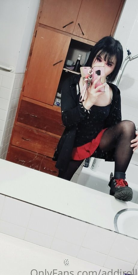 Foto di nudo di fuga di OnlyFans di Addiroll
