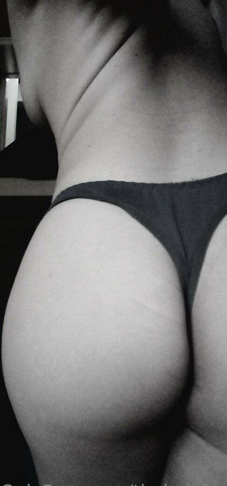 Foto di nudo di fuga di OnlyFans di Theladyfromshanghai