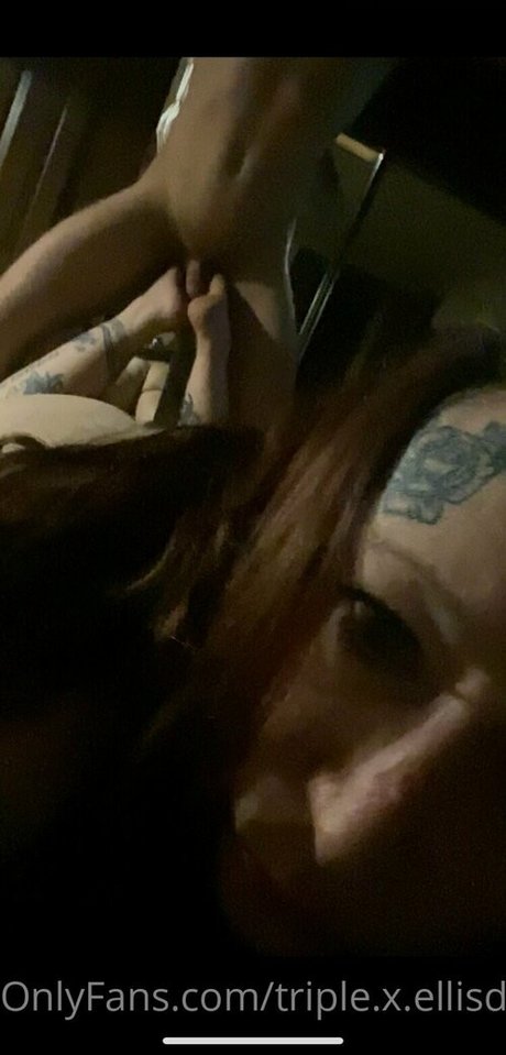 Foto di nudo di fuga di OnlyFans di Triplexellisdee