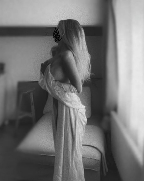 Foto di nudo di fuga di OnlyFans di Sashashhh