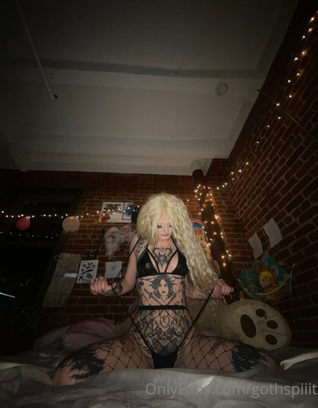 Foto di nudo di fuga di OnlyFans di Gothspiiit