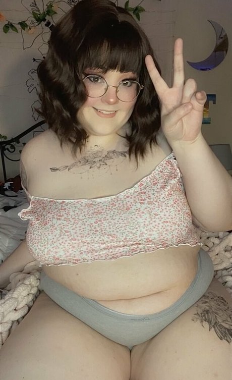 Foto di nudo di fuga di OnlyFans di Littletallbbw