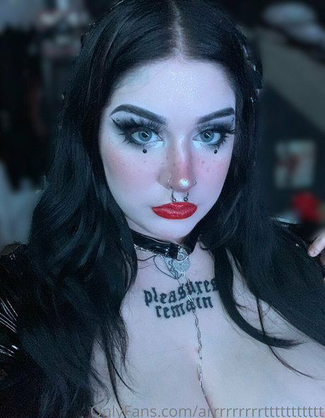 Foto di nudo di fuga di OnlyFans di Ur Emommy
