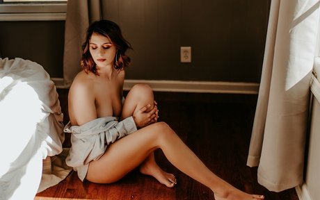 Foto di nudo di fuga di OnlyFans di Mommyunder25
