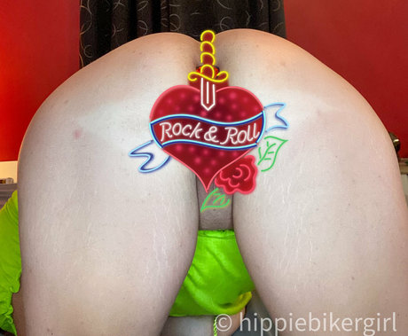 Foto di nudo di fuga di OnlyFans di Hippiebikergirlfree