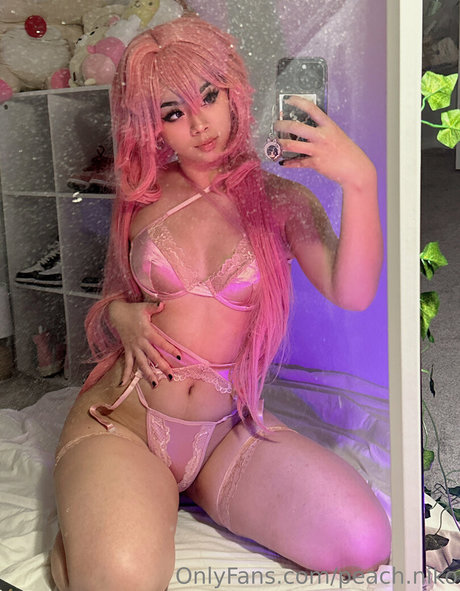 Foto di nudo di fuga di OnlyFans di Peachniko