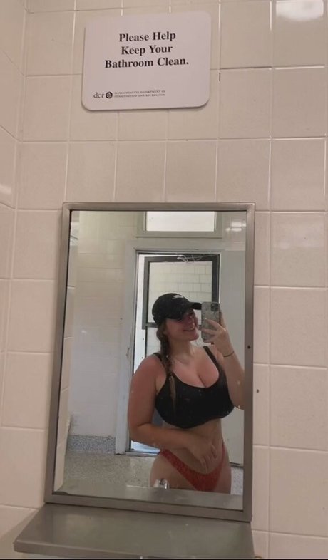 Foto di nudo di fuga di OnlyFans di Emily V