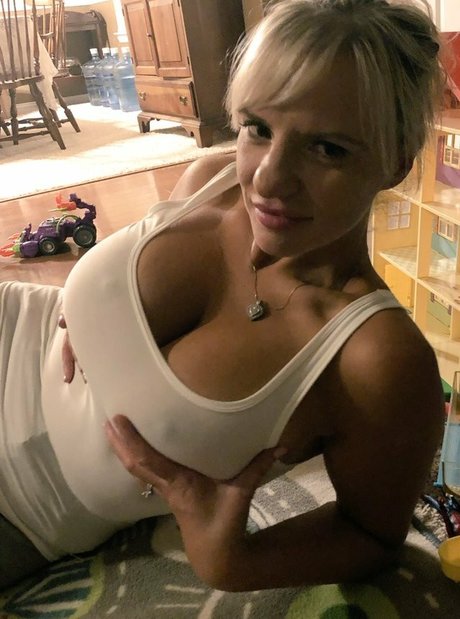 Foto di nudo di fuga di OnlyFans di Tori Hendricz