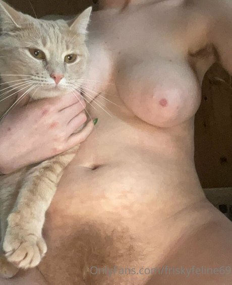 Friskyfeline69