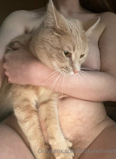 Foto di nudo di fuga di OnlyFans di Friskyfeline69