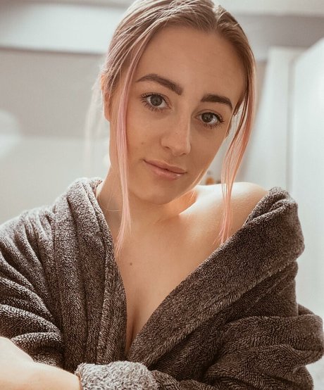 Foto di nudo di fuga di OnlyFans di Bobbie Ann