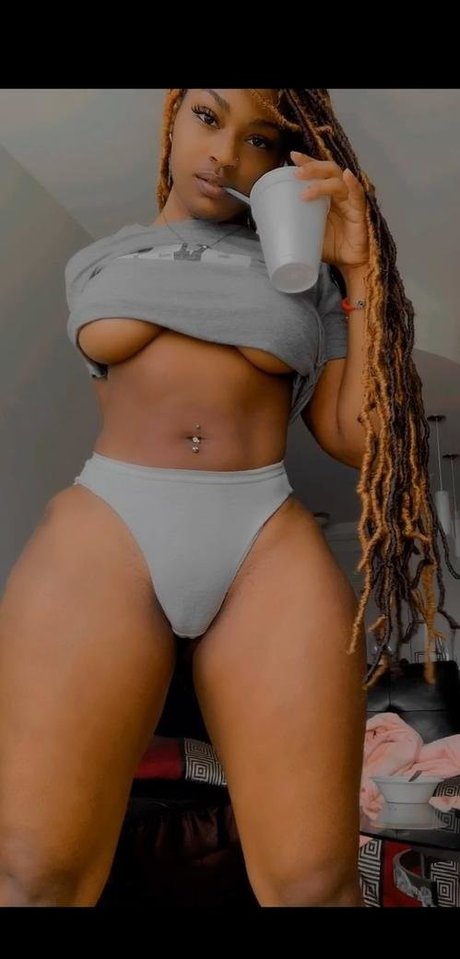 Foto di nudo di fuga di OnlyFans di Sukari Sweets