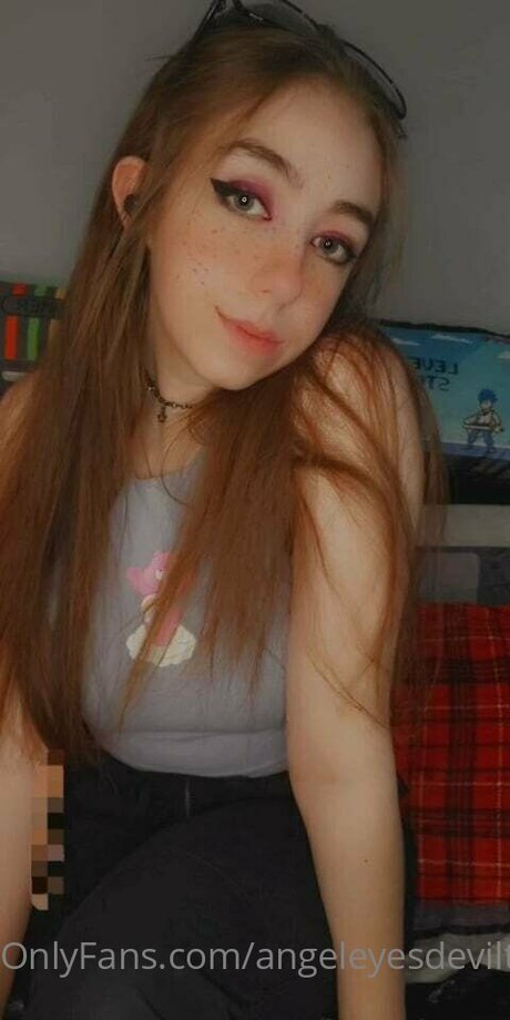 Foto di nudo di fuga di OnlyFans di Angel Eyes Devil Thighs