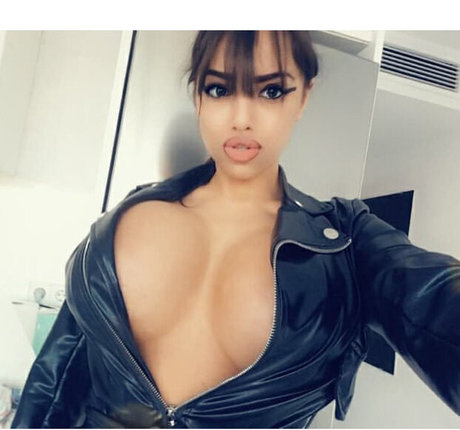 Foto di nudo di fuga di OnlyFans di Atlanna1