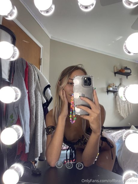 Foto di nudo di fuga di OnlyFans di Offbrandbrabie