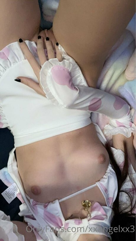 Foto di nudo di fuga di OnlyFans di Xxangelxx3