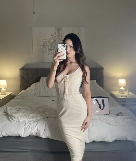 Foto di nudo di fuga di OnlyFans di Fernanda Santini