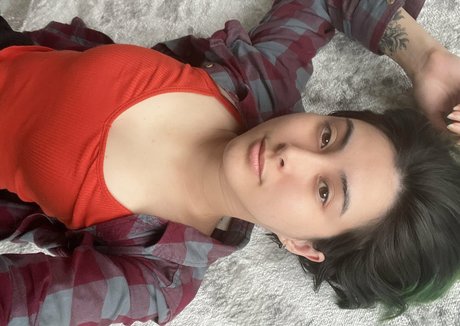 Foto di nudo di fuga di OnlyFans di Sinastri