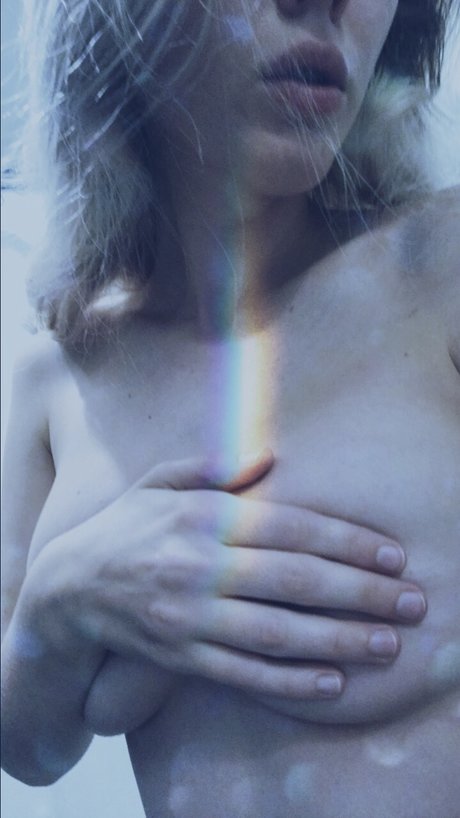 Foto di nudo di fuga di OnlyFans di Ora Young