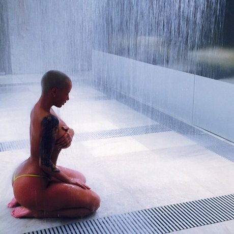 Foto di nudo di fuga di OnlyFans di Amber Rose