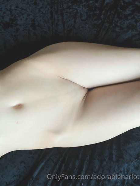 Foto di nudo di fuga di OnlyFans di April