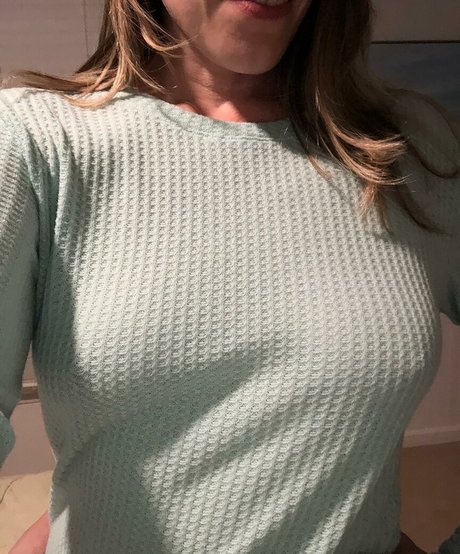 Foto di nudo di fuga di OnlyFans di Emily Sequoia