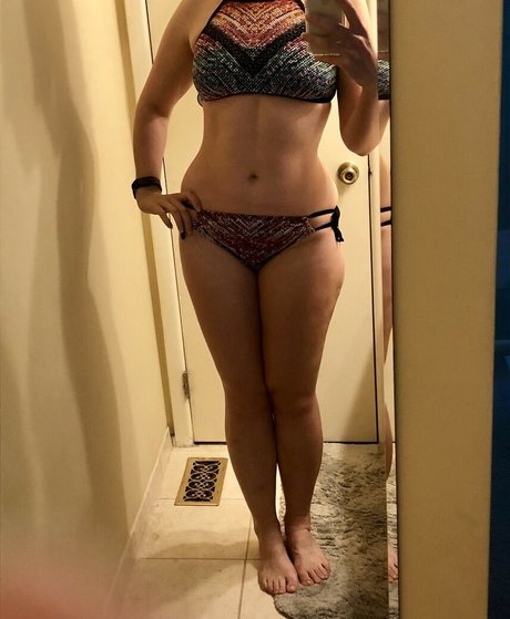 Foto di nudo di fuga di OnlyFans di Emily Sequoia