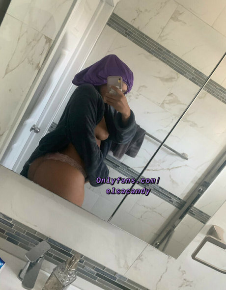 Foto di nudo di fuga di OnlyFans di Elsacandy