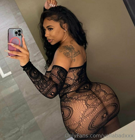 Foto di nudo di fuga di OnlyFans di Yellabadxxx
