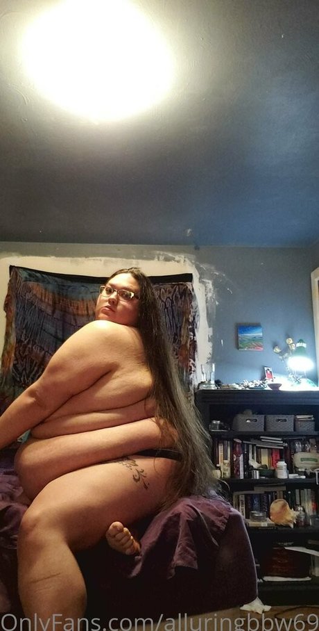 Foto di nudo di fuga di OnlyFans di Alluringbbw69