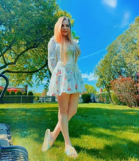 Foto di nudo di fuga di OnlyFans di Sara Secora