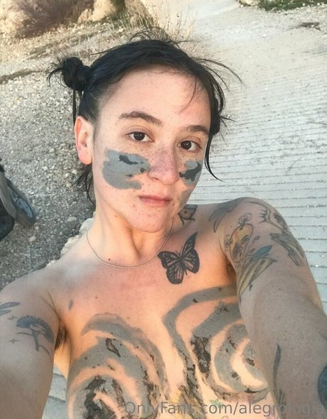 Foto di nudo di fuga di OnlyFans di Alegrologia