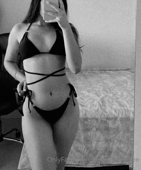 Foto di nudo di fuga di OnlyFans di Sweetdafnefree