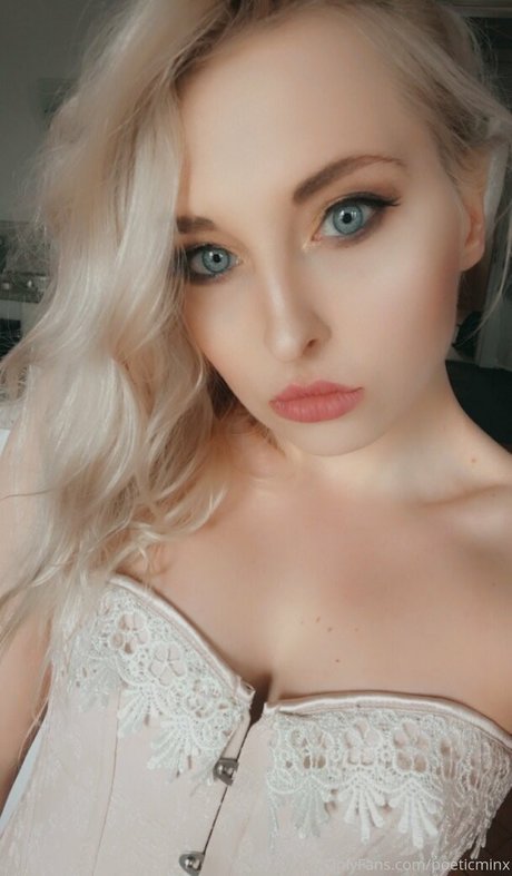 Foto di nudo di fuga di OnlyFans di Poeticminx