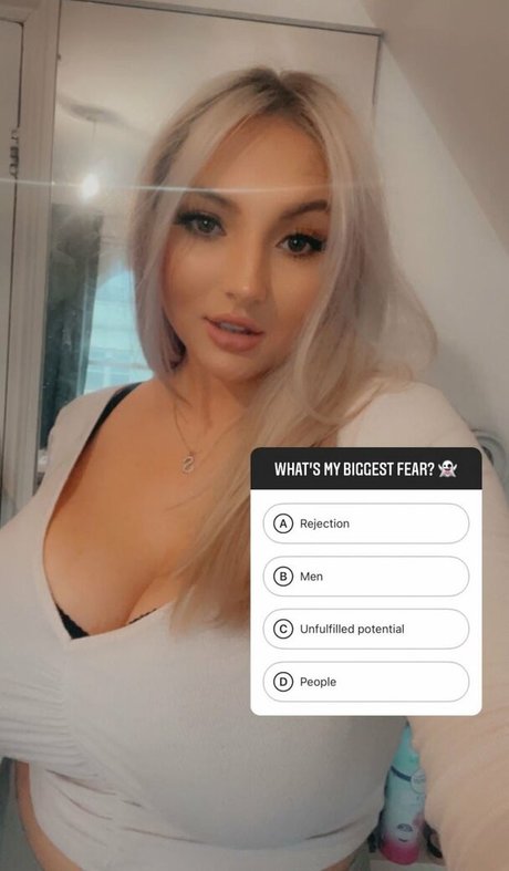 Foto di nudo di fuga di OnlyFans di Shona Colson