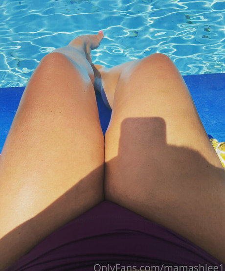 Foto di nudo di fuga di OnlyFans di Mamashlee1