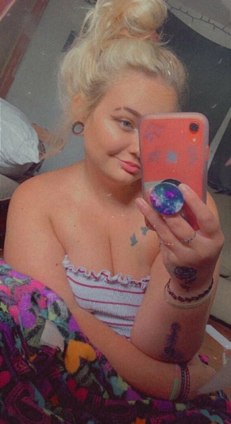 Foto di nudo di fuga di OnlyFans di Bxbygxrl21