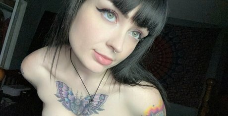 Foto di nudo di fuga di OnlyFans di Elizabeththekitten