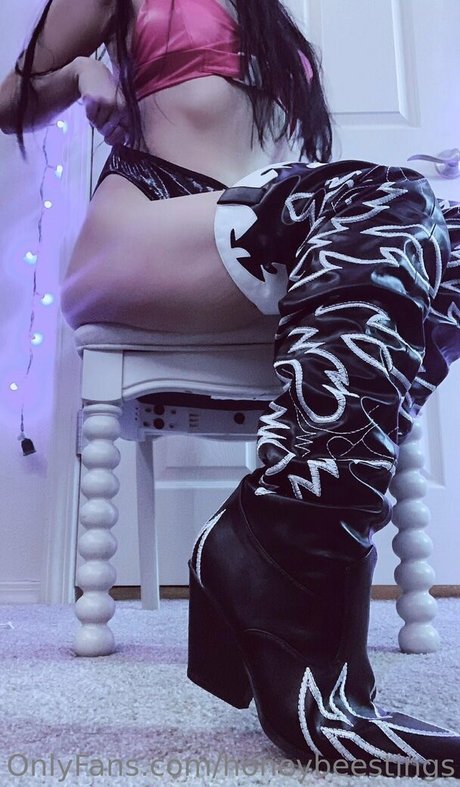 Foto di nudo di fuga di OnlyFans di Honeybeestings