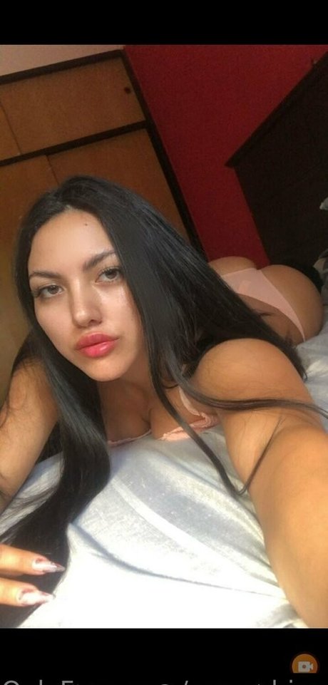 Foto di nudo di fuga di OnlyFans di Aurorabianco