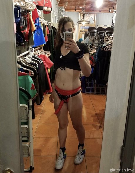 Foto di nudo di fuga di OnlyFans di Glitterishhh