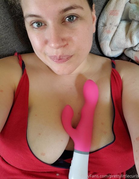 Foto di nudo di fuga di OnlyFans di Prettylittlecurls
