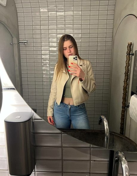 Foto di nudo di fuga di OnlyFans di Billie Lens