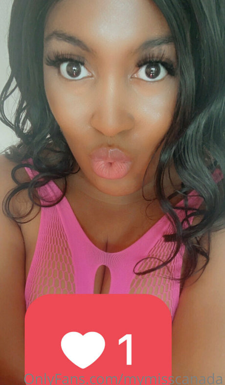 Foto di nudo di fuga di OnlyFans di Mymisscanada