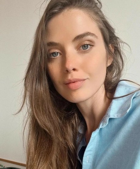 Foto di nudo di fuga di OnlyFans di Juliet Searle
