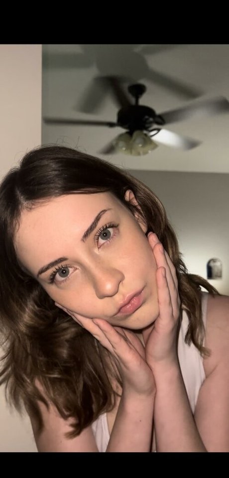 Foto di nudo di fuga di OnlyFans di Kelsey Grzybowski