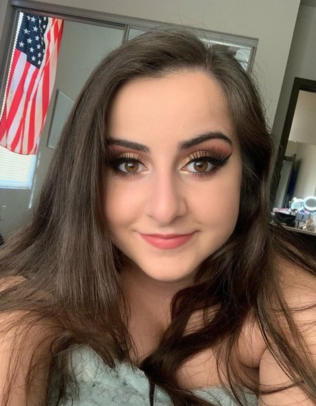 Foto di nudo di fuga di OnlyFans di Sara Hart