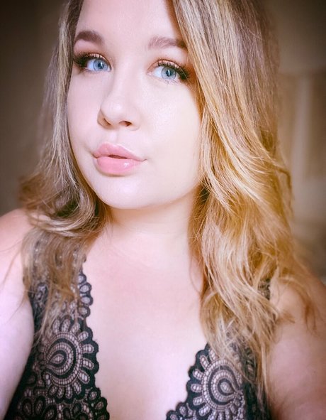 Foto di nudo di fuga di OnlyFans di Darlingxxxjones